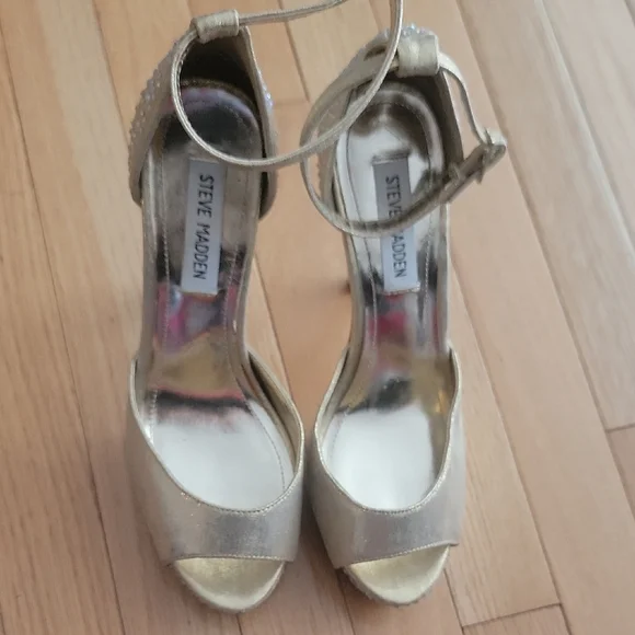 Steve Madden Gold Glamorous Heels 8.5m - Picture 2 of 3